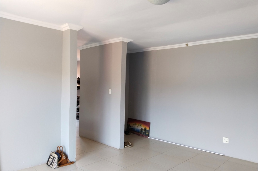 5 Bedroom Property for Sale in Birdwood Estate North West